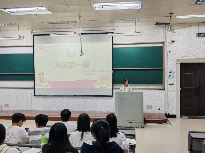 青春向黨，啟航新程——學(xué)院20...